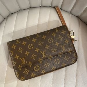 Louis Vuitton Orsay Clutch